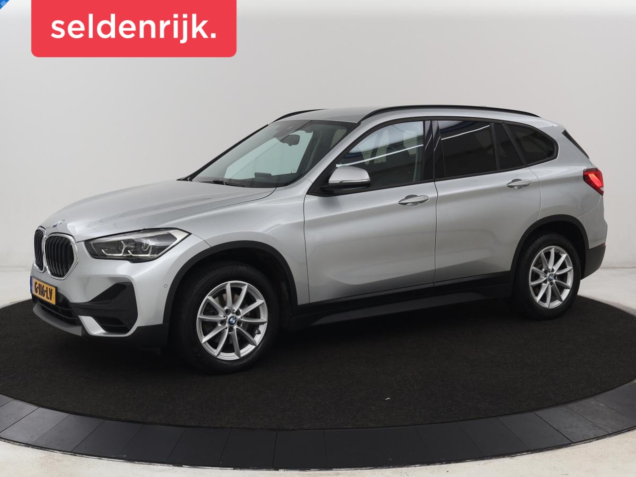 BMW X1 - sDrive18i High Executive | Head-Up | Trekhaak | Leder | Stoelverwarming | Sportstoelen | F - AutoWereld.nl
