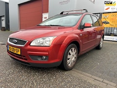 Ford Focus Wagon - 1.6-16V Ghia FULL OPTION