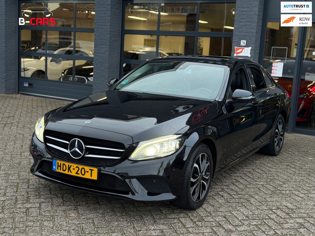 Mercedes-Benz C-klasse - 300 d AMG|Pano|Leer|XlNavi|Facelift|Camera|Nap!! - AutoWereld.nl
