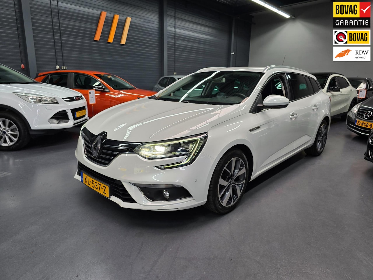Renault Mégane Estate - 1.5 dCi Bose LED MASSAGE HEAD-UP SFEERVERLICHTING PARKPILOT NAP NL AUTO - AutoWereld.nl