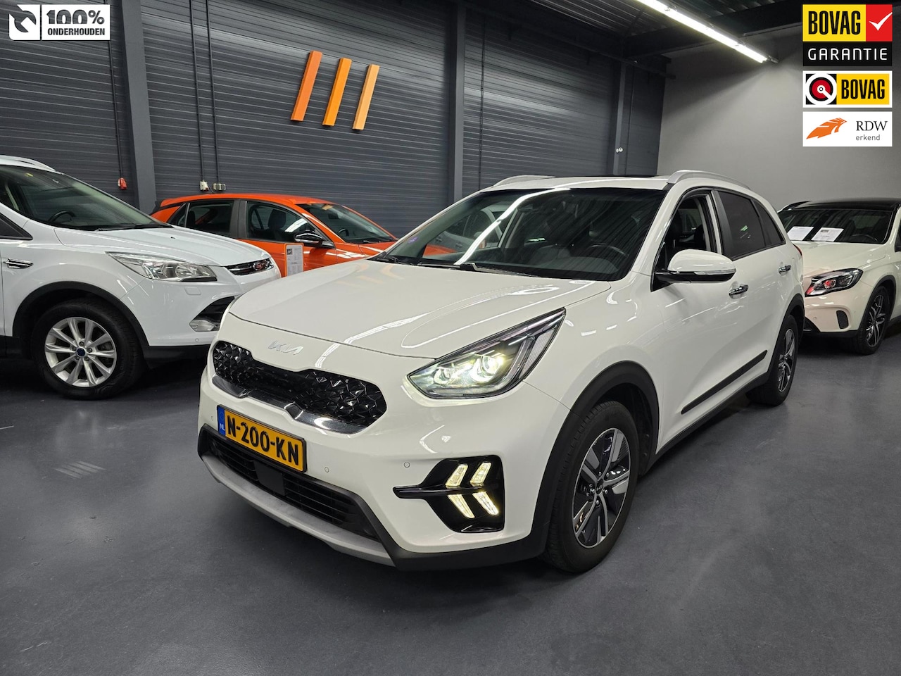 Kia Niro - 1.6 GDi Hybrid ExecutiveLine LEDER OPEN DAK LED STOELVERWARMING & VERKOELING NAP NL AUTO - AutoWereld.nl