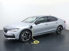 Skoda Superb - Sportline Business 1.5 TSI PHEV 204 PK | Gratis E-Bike | Trekhaak | 19" Lichtmetalen velge