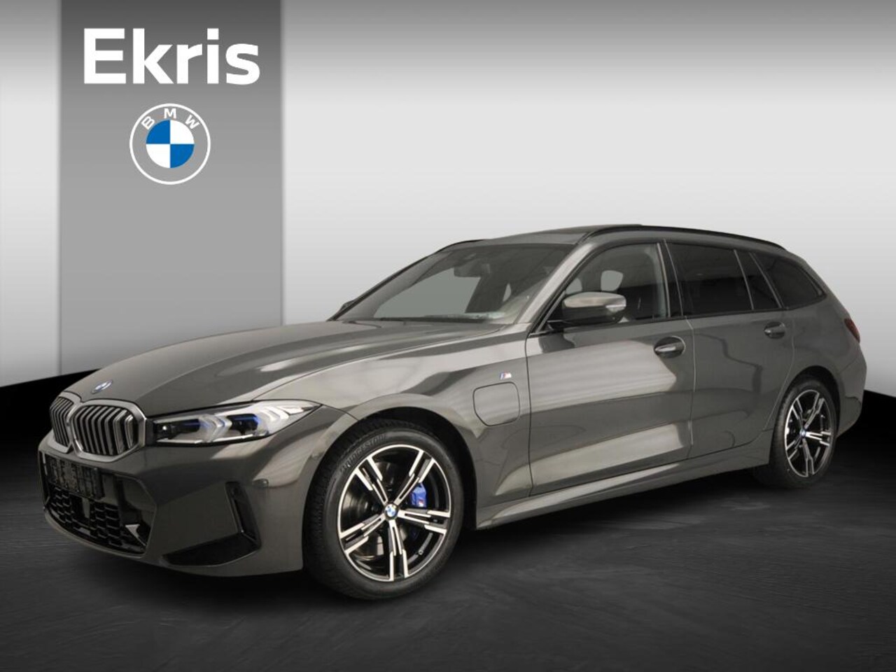 BMW 3-serie Touring - 330e | M-Sportpakket | LED | HUD | Schuifdak | Active Cruise | Trekhaak | DAB | Hifi speak - AutoWereld.nl