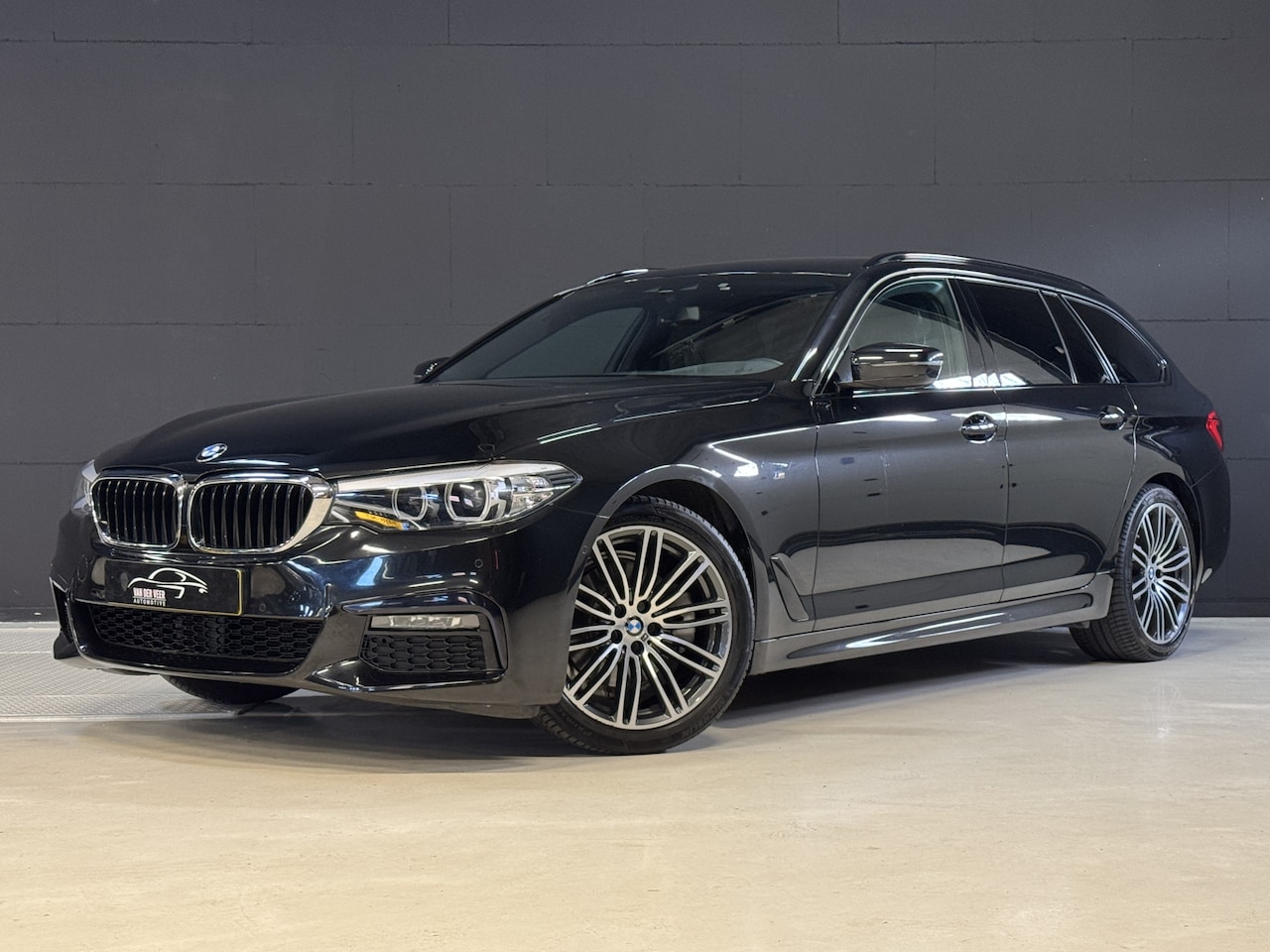 BMW 5-serie Touring - 520i Corporate Lease Executive | M-Sport | M Aerodynamica | Sfeerverlichting | 19'' | Full - AutoWereld.nl