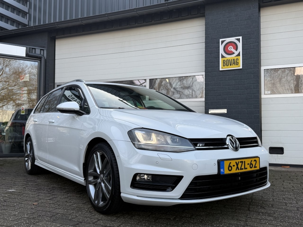 Volkswagen Golf Variant - 1.4 TSI Highline R-Line - AutoWereld.nl