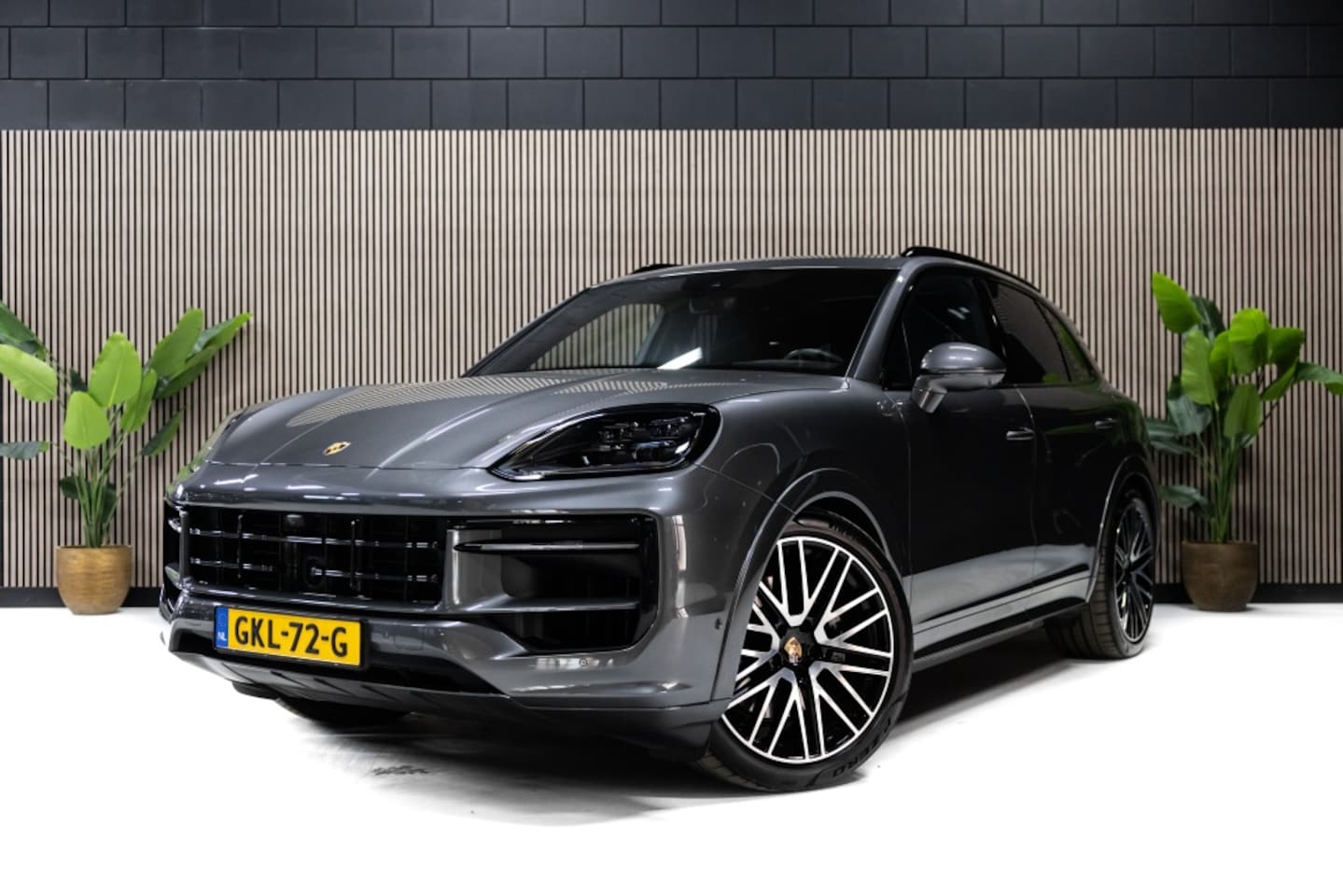 Porsche Cayenne - 3.0 E-Hybrid | Sport Design | Burmester | NL | Full Options - AutoWereld.nl