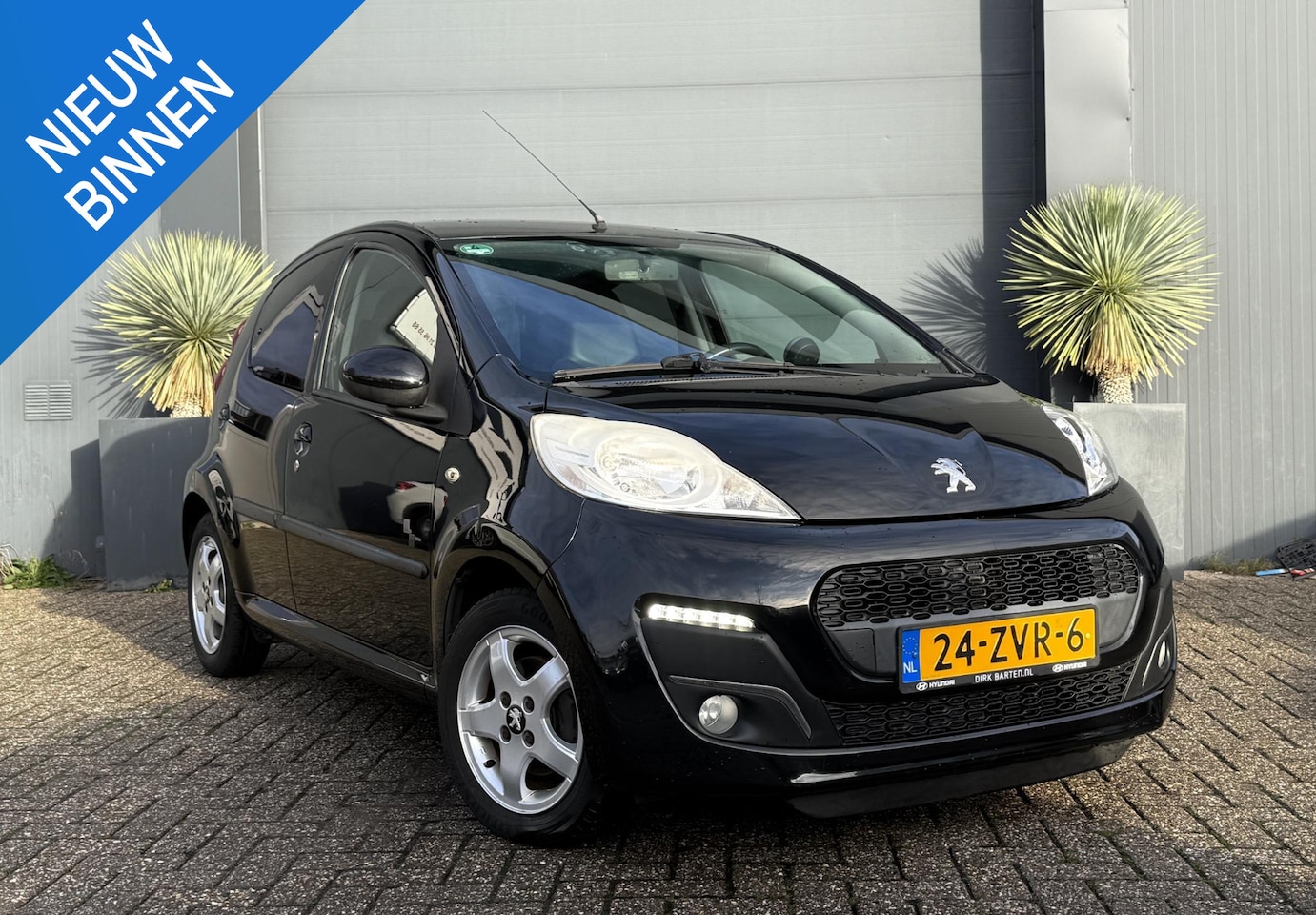 Peugeot 107 - 1.0 Black & Silver Airco/5Deurs/NAP - AutoWereld.nl