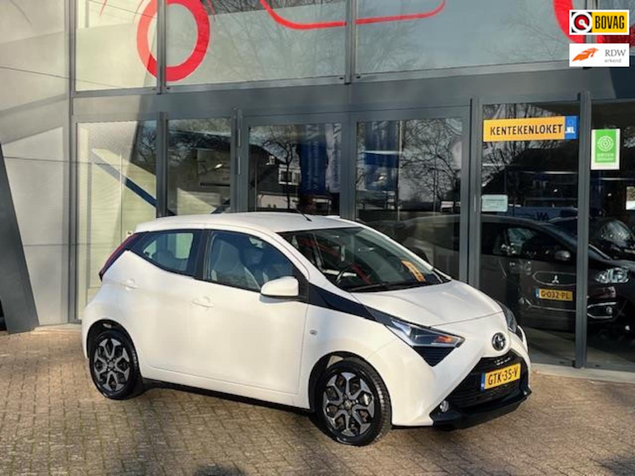 Toyota Aygo - 1.0 VVT-i x-play 1.0 VVT-i x-play - AutoWereld.nl