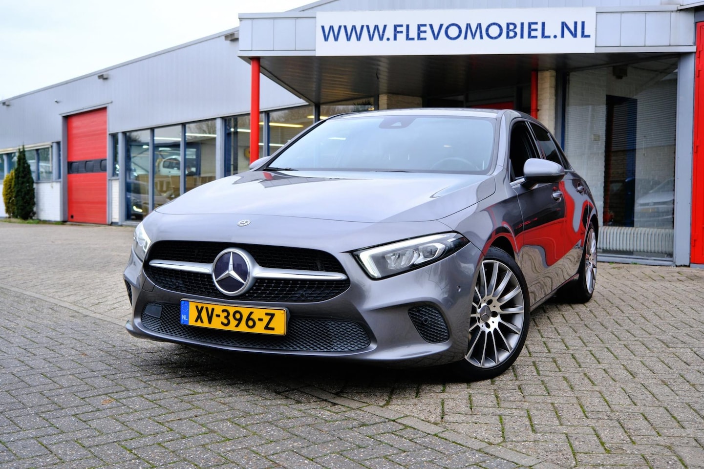 Mercedes-Benz A-klasse - 180 d Business Solution Limited Aut. Half leder|Navi|Camera|Clima - AutoWereld.nl