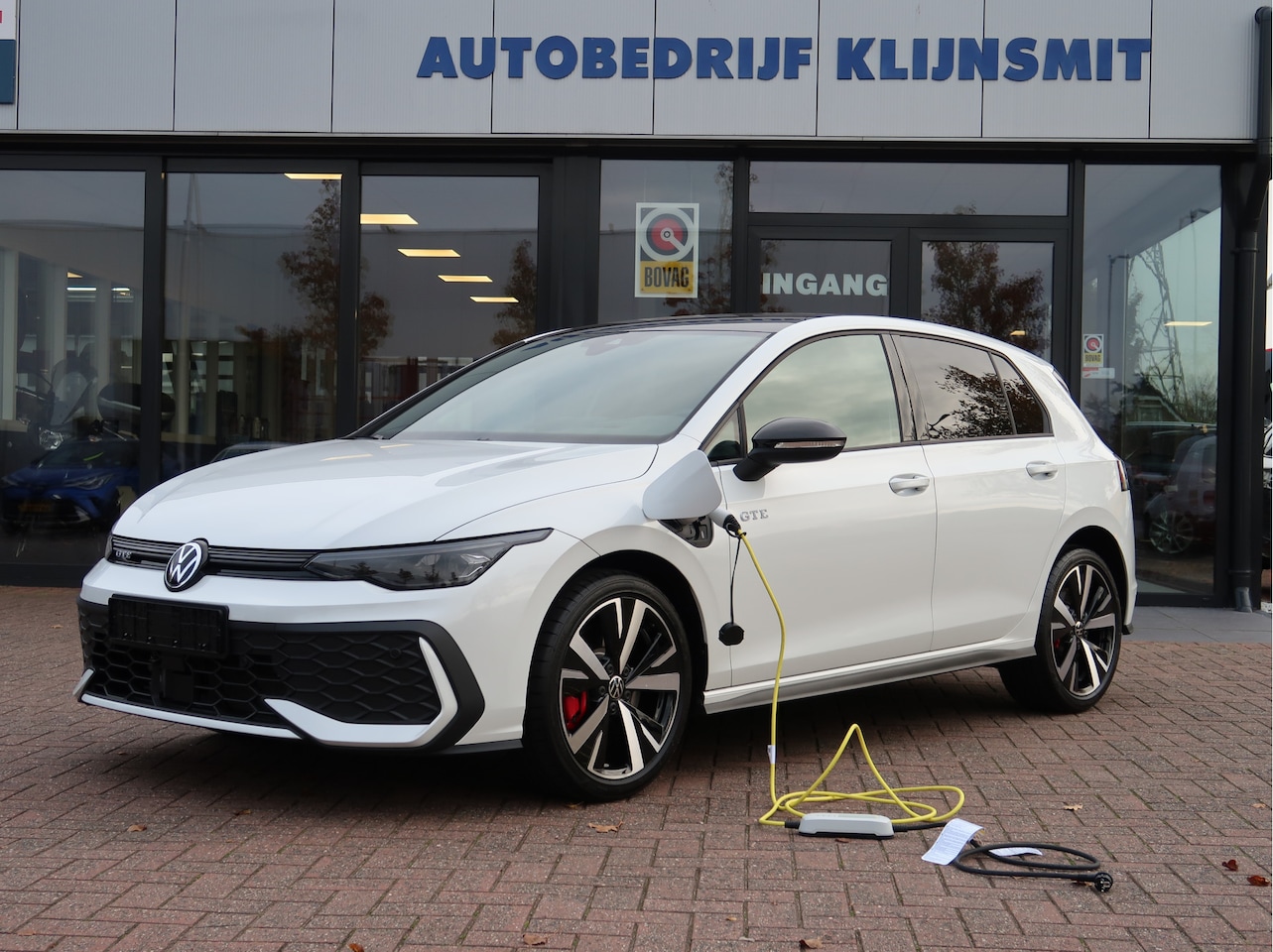 Volkswagen Golf - 1.5 eHybrid GTE Sport 272pk | DCC | Matrix | HUD | Black-Style - AutoWereld.nl