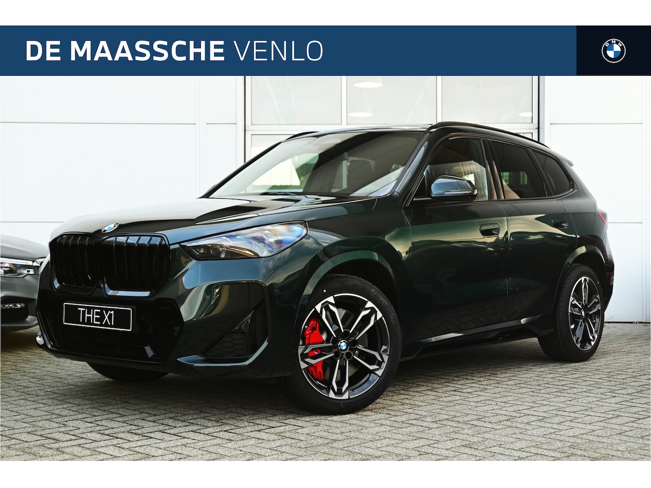 BMW X1 - sDrive20i High Executive M Sport Automaat / Panoramadak / Trekhaak / Sportstoelen / M Adap - AutoWereld.nl