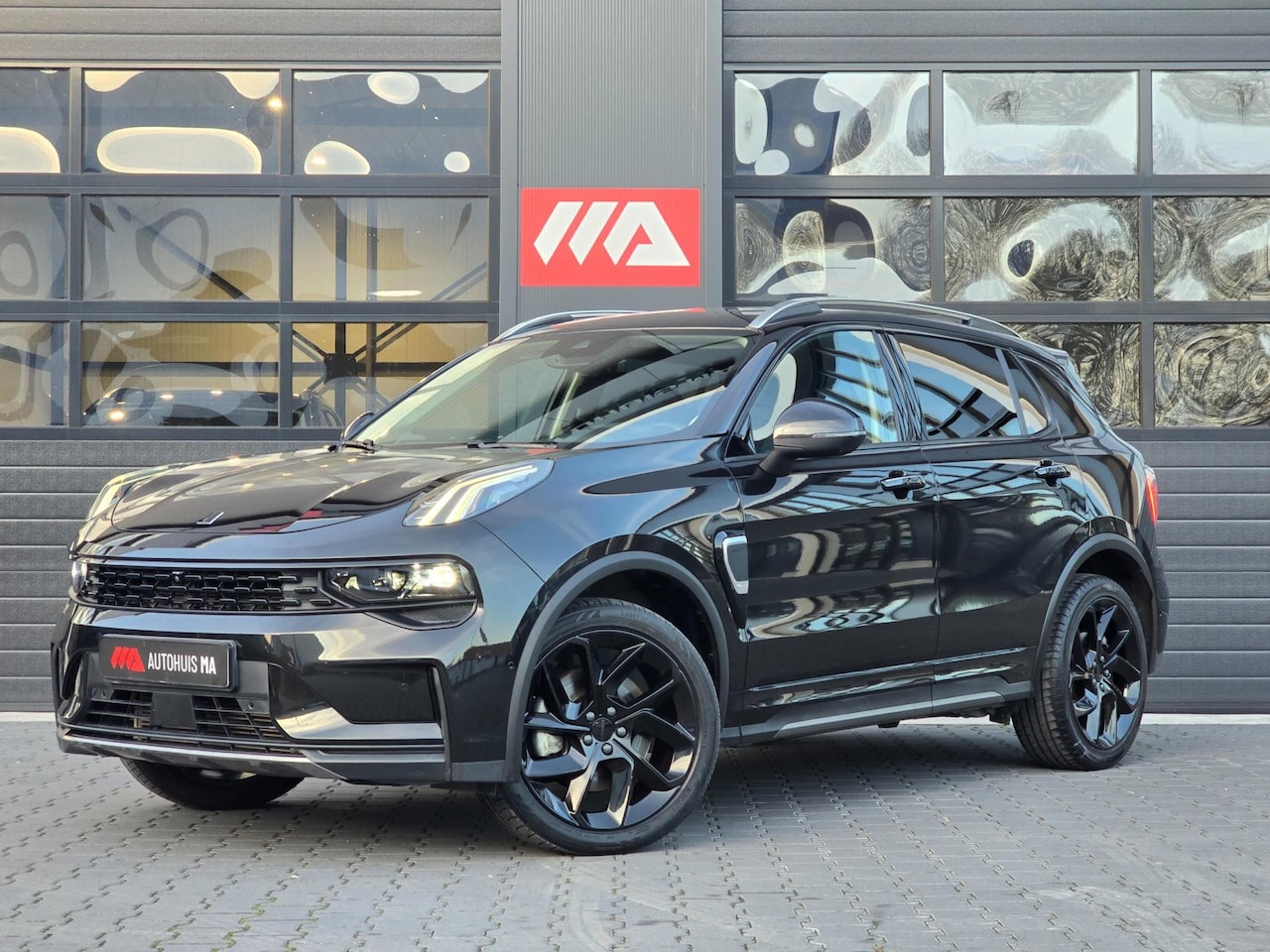 Lynk & Co 01 - 1.5 Black Edition Panoramadak/360° Camera/ACC/Stoelverwarming - AutoWereld.nl