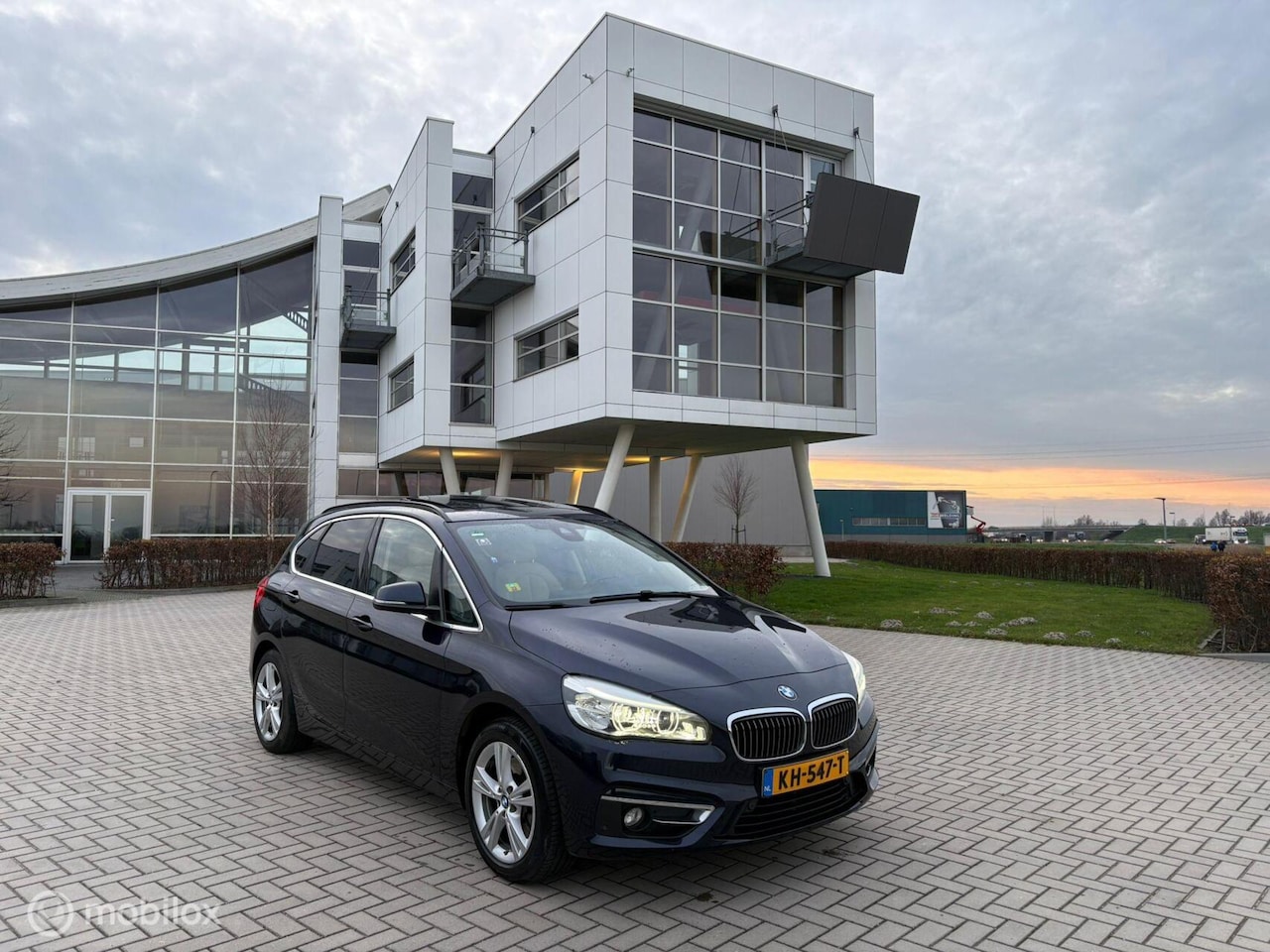BMW 2-serie Active Tourer - 225xe Luxury 225xe Luxury - AutoWereld.nl
