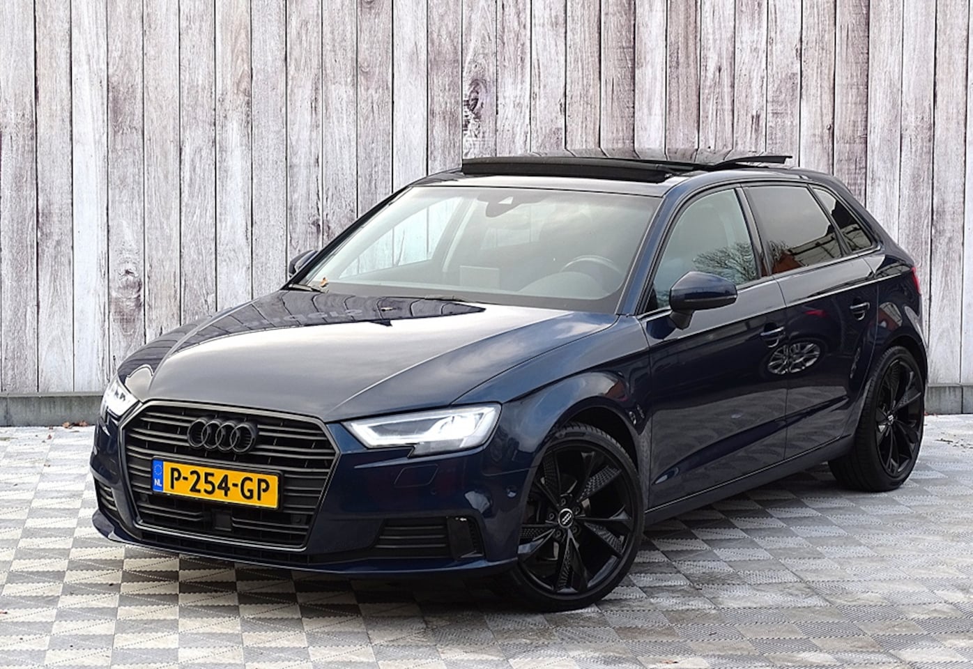 Audi A3 Sportback - Sportback Black Edition 1.5 TFSI CoD - AutoWereld.nl