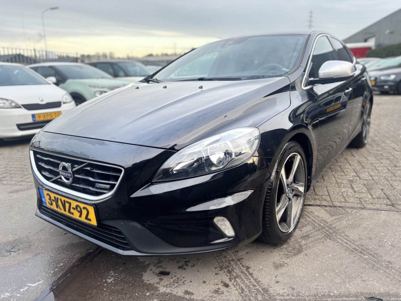 Volvo V40 - 1.6 D2 R-Design NAVI!AIRCO! - AutoWereld.nl