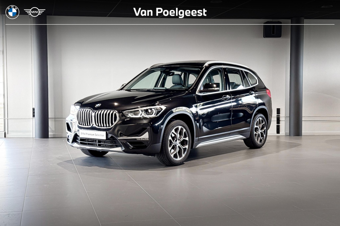 BMW X1 - sDrive20i Executive Edition | Glazen Panoramadak | Head-up Display | Achteruitrijcamera | - AutoWereld.nl