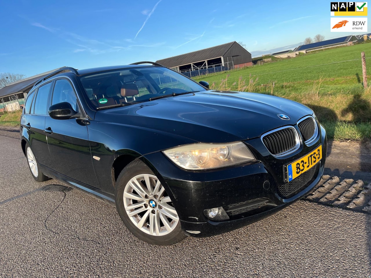 BMW 3-serie Touring - 318i executive / leder / Navi / facelift ! - AutoWereld.nl