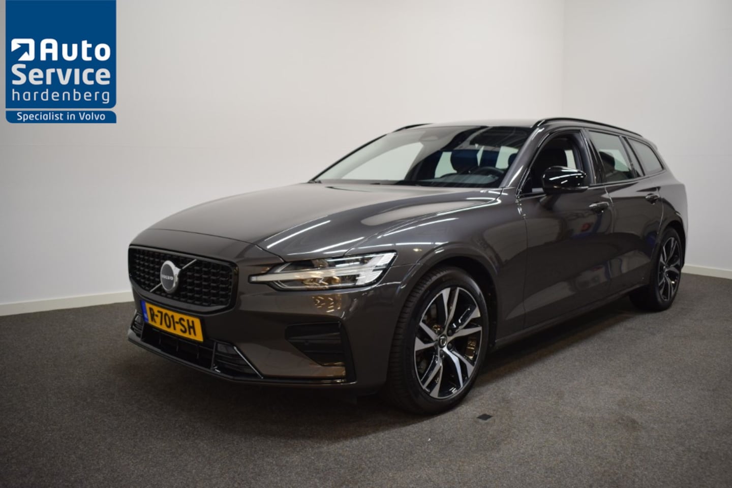Volvo V60 - 2.0 B3 163pk AUT7 Plus Dark Virtual Cockpit/ Trekhaak 1800kg/ Leer/ Stoel V+A &Stuurverw./ - AutoWereld.nl