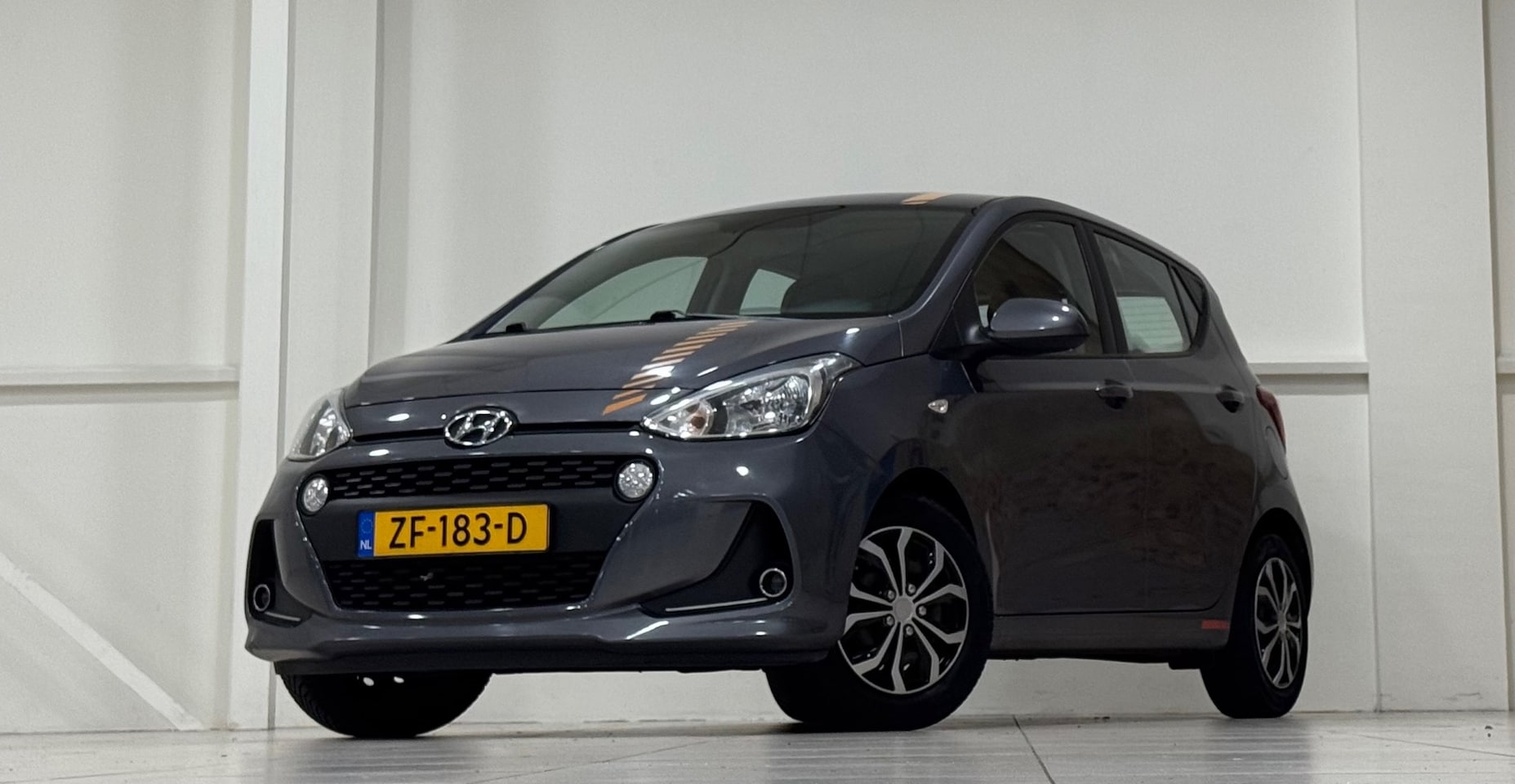 Hyundai i10 - 1.0i Comfort Airco CruiseControl APK 05-2027 Mooi! - AutoWereld.nl