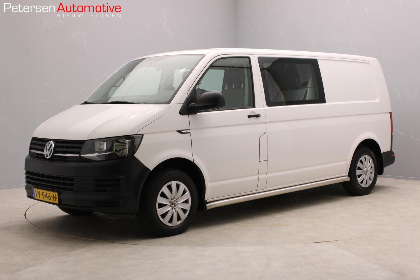 Volkswagen Transporter - 2.0 TDI L2H1 DC *Leder* Camera* Cruise* - AutoWereld.nl