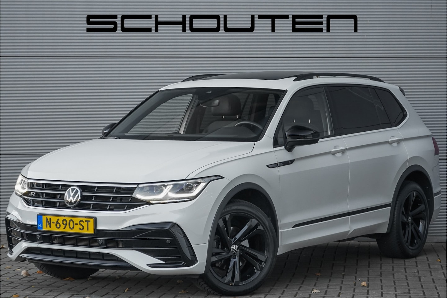 Volkswagen Tiguan Allspace - 1.5 TSI R-Line 7-Pers Pano Camera 19" - AutoWereld.nl