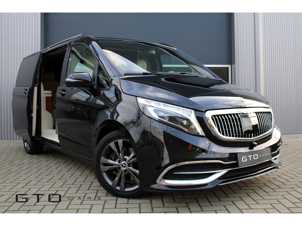 Mercedes-Benz V-klasse - 300d Lang Exclusive /VIP Vervoer/Nespresso/Koelkast/TV/Sterrenhemel - AutoWereld.nl