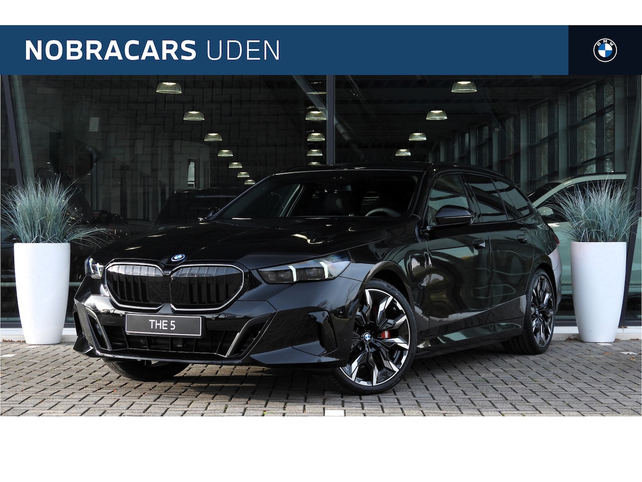 BMW 5-serie Touring - 550e xDrive M Sport Automaat / Panoramadak / Trekhaak / Trekhaak / Adaptief onderstel prof - AutoWereld.nl