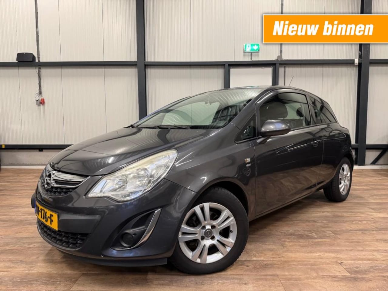 Opel Corsa - 1.2-16V Connect Edition / AIRCO / - AutoWereld.nl