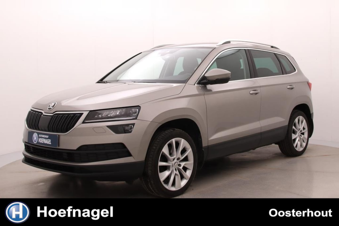 Skoda Karoq - 1.5 TSI ACT Style | Adaptive cruise control | Stoelverwarming | CarPlay | Trekhaak - AutoWereld.nl