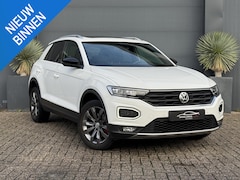 Volkswagen T-Roc - 1.5 TSI Sport Pano Virtual Automaat Black style