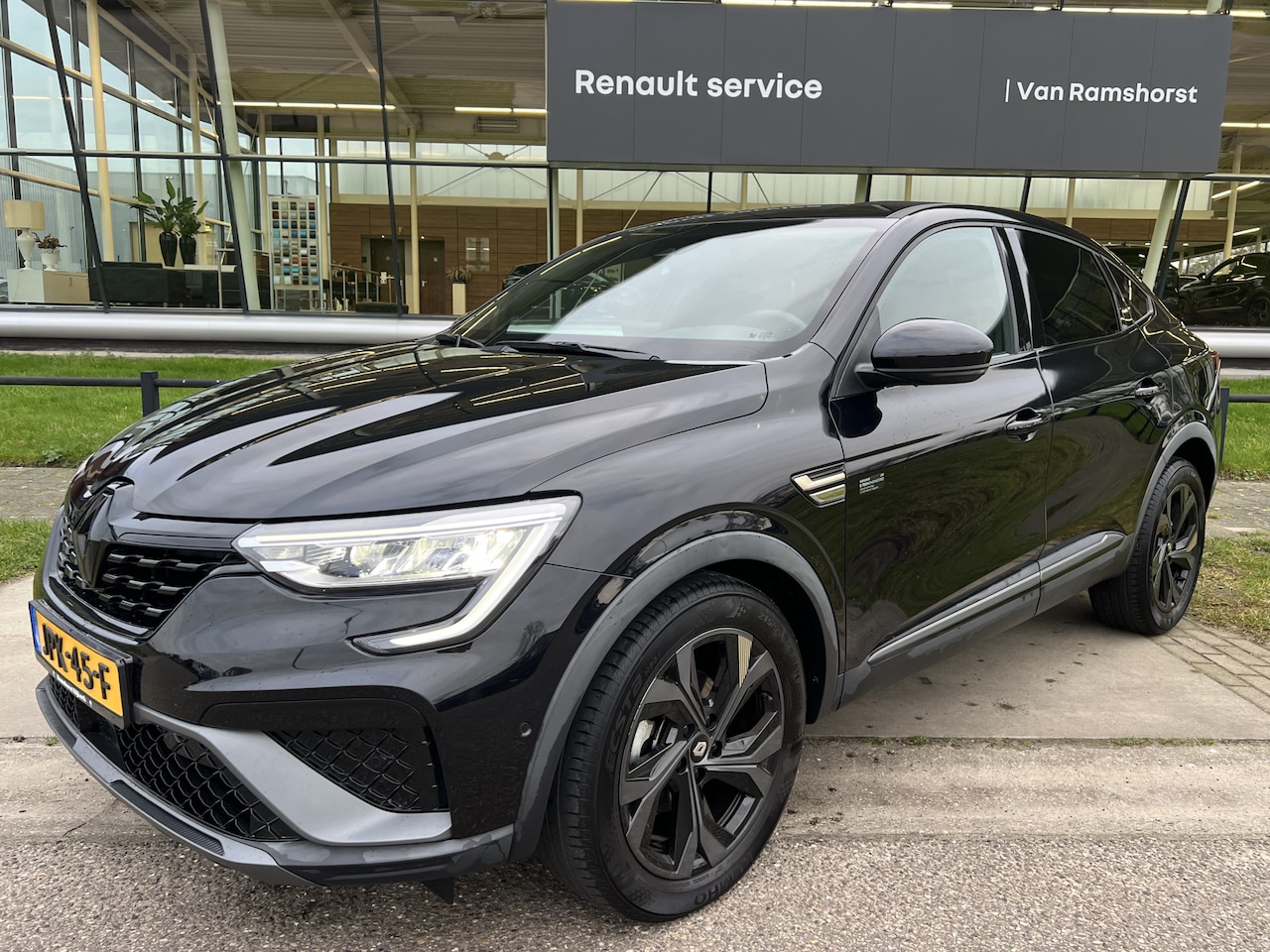 Renault Arkana - 1.6 E-Tech hybrid 145 E-Tech engineered / Adaptive Cruise / Elek. stoelen / Stoel+Stuurver - AutoWereld.nl