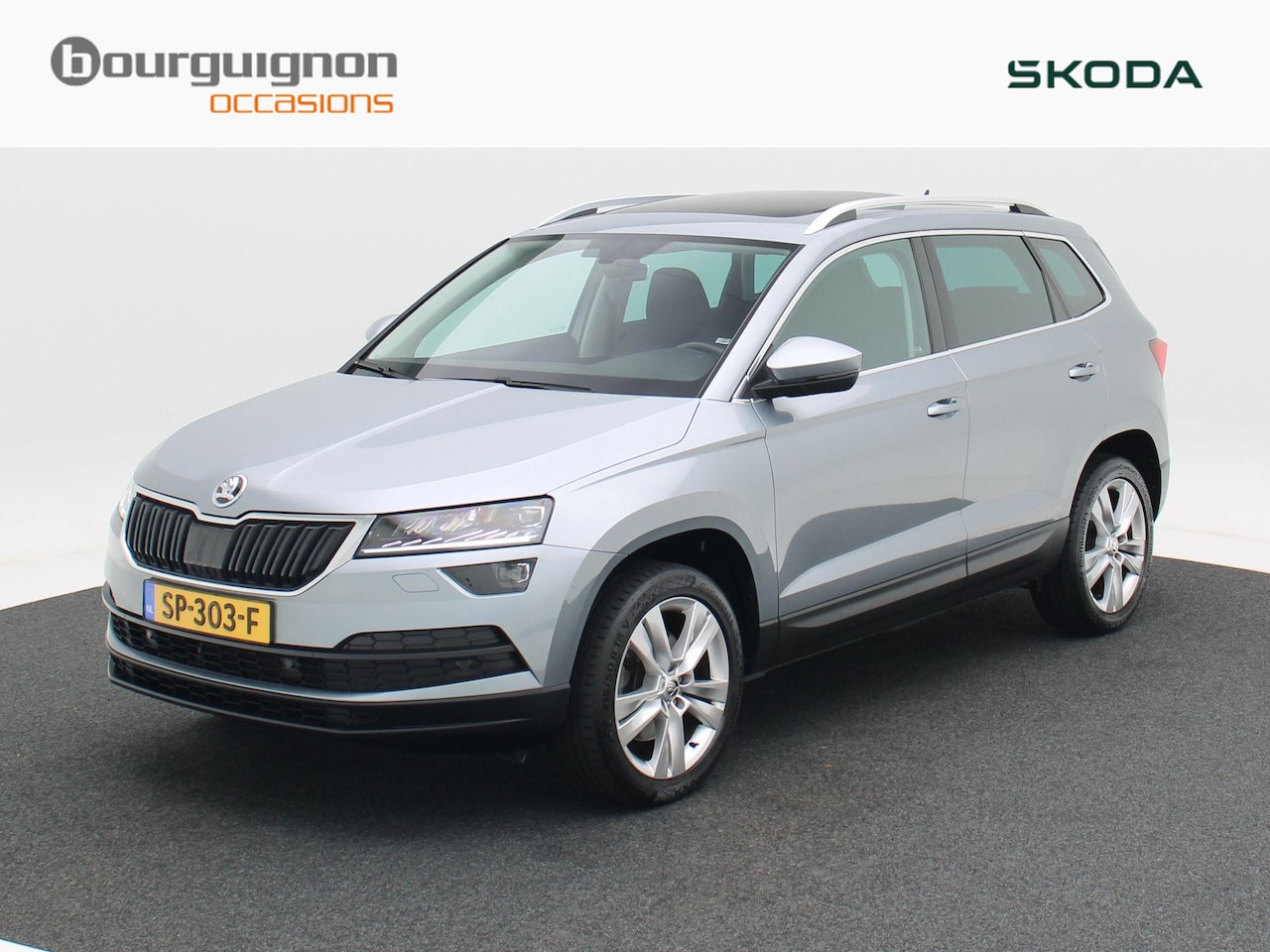 Skoda Karoq - 1.5 TSi 150 Pk Style Business | Panoramadak | Canton | Trekhaak | Stoelverwarming | Adapti - AutoWereld.nl