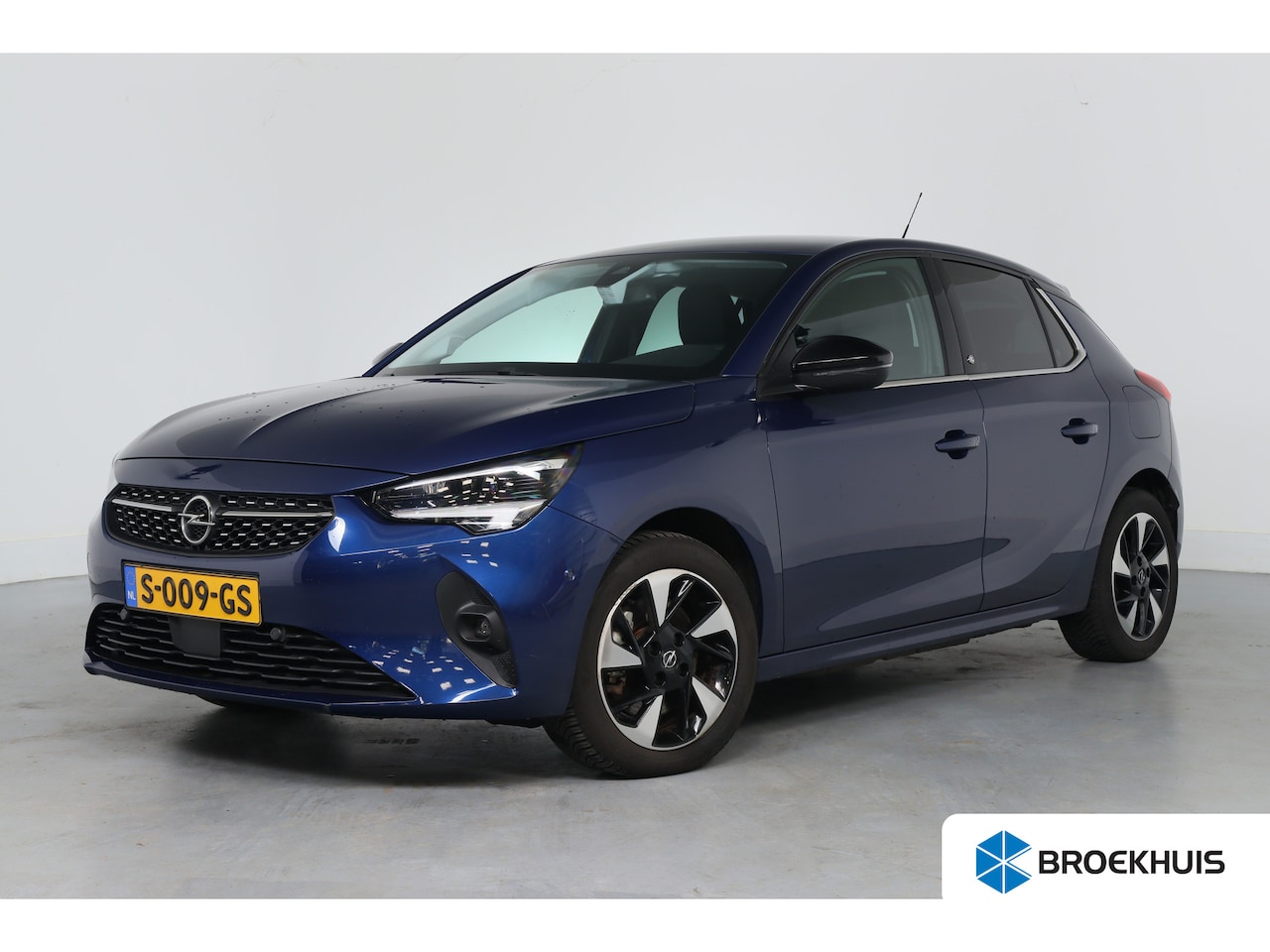 Opel Corsa-e - Elegance 50 kWh | Dealer Onderhouden! | LED | Camera | Winter Pakket | Navi | Clima | Half - AutoWereld.nl