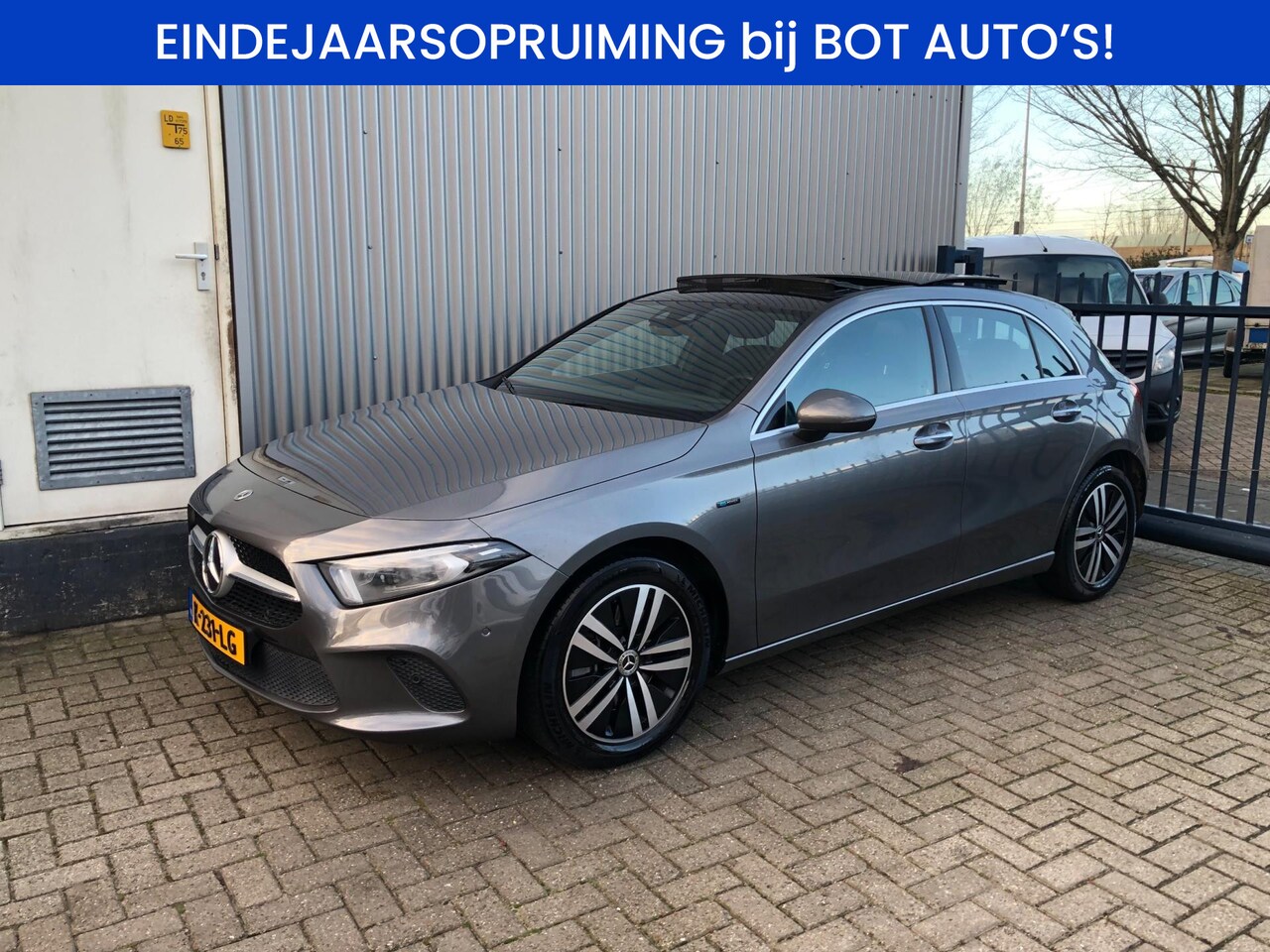 Mercedes-Benz A-klasse - 250 e Business /ELEKTR.SCHUIF PANORAMADAK /CAMERA/ LEDER / NAVI - AutoWereld.nl