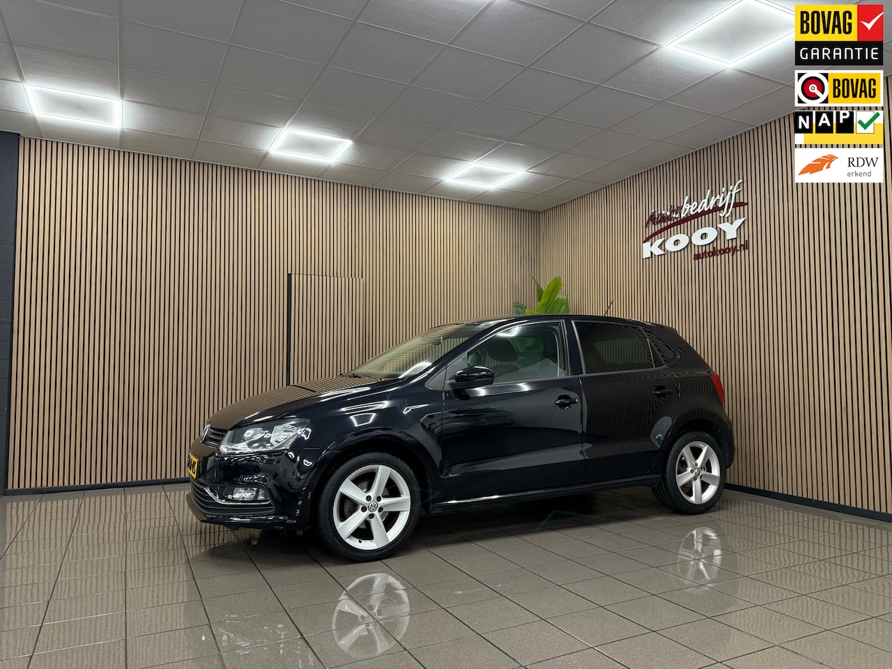 Volkswagen Polo - 1.2 TSI Highline * Automaat / Navigatie / Parkeersensoren / NL Auto * - AutoWereld.nl
