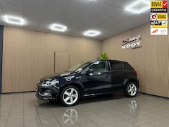 Volkswagen Polo - 1.2 TSI Highline * Automaat / Navigatie / Parkeersensoren / NL Auto