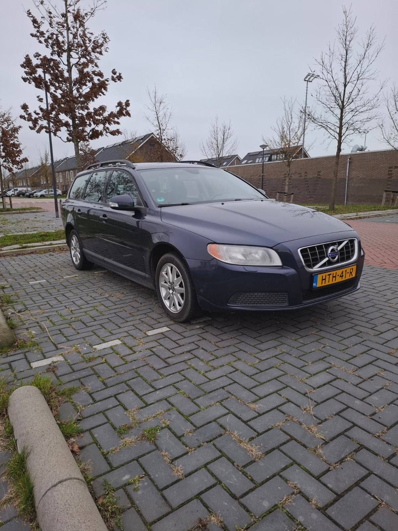 Volvo V70 - 2.0 Kinetic - AutoWereld.nl