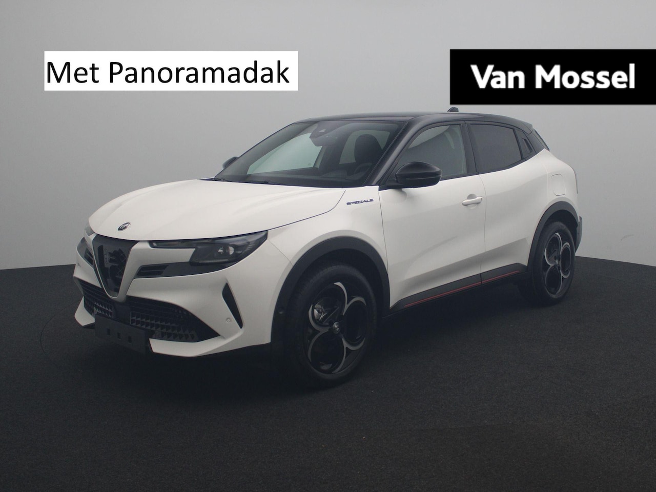 Alfa Romeo Junior - 1.2 Turbo Hybrid Ibrida Speciale | Voorraadvoordeel | Panoramadak | Parkeercamera Achter | - AutoWereld.nl