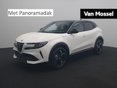 Alfa Romeo Junior - 1.2 Turbo Hybrid Ibrida Speciale | Voorraadvoordeel | Panoramadak | Parkeercamera Achter |