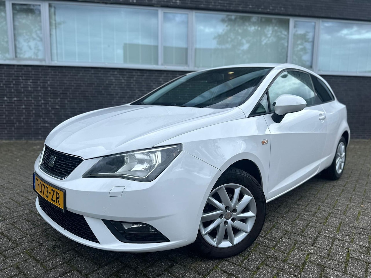 SEAT Ibiza SC - 1.4 3DRS AIRCO/LM VELGEN/STLVRMING/CARPLAY/ - AutoWereld.nl