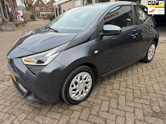 Toyota Aygo - 1.0 VVT-i x-play AIRCO ORG 118512 KM NAP O.H BOEKJES LUXE UITVOERING KLEINE BEURT GEHAD