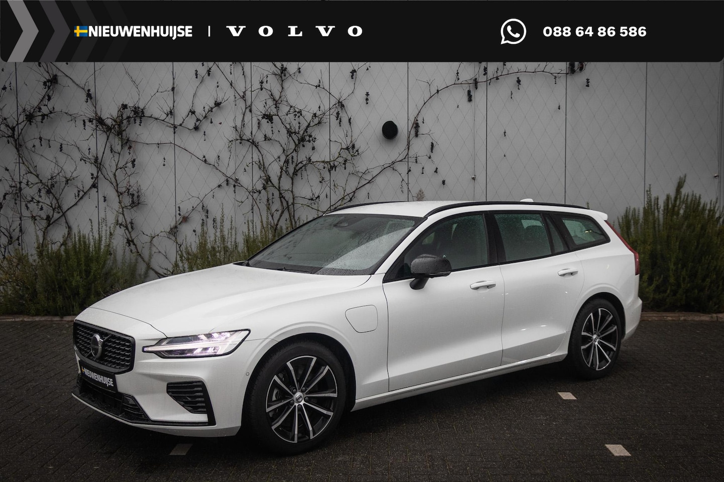Volvo V60 - 2.0 T6 Plug-in hybrid AWD Plus Dark | Trekhaak | Adaptive Cruise Control | 360 Camera | Ha - AutoWereld.nl