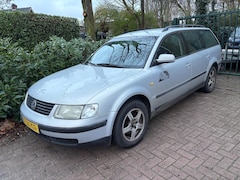 Volkswagen Passat Variant - 1.8-5V Trendline