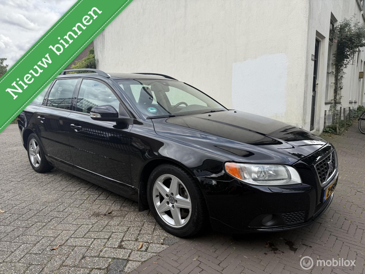 Volvo V70 - 2.5T Kinetic YOUNGTIMER AUTOMAAT met nieuwe APK - AutoWereld.nl