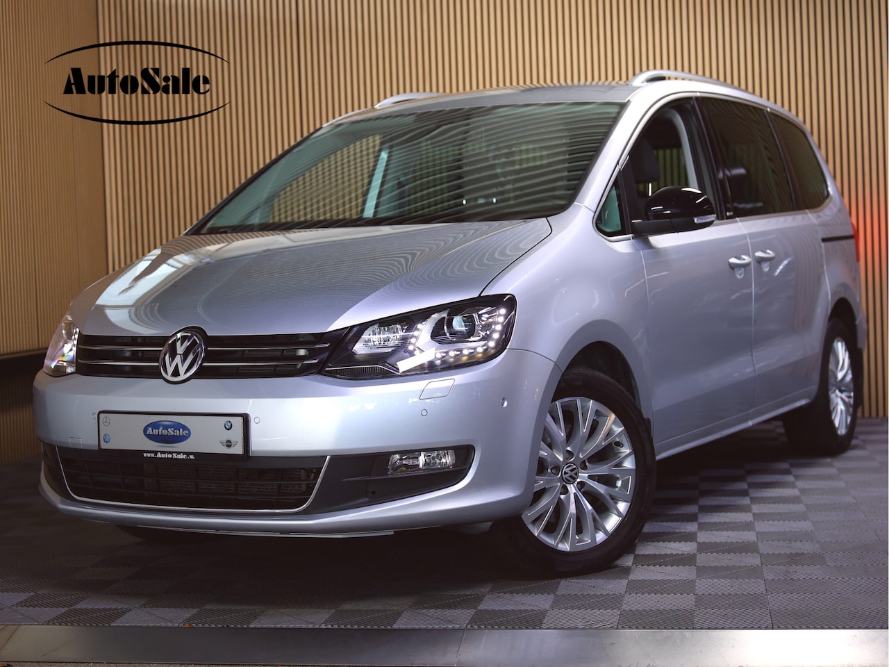 Volkswagen Sharan - 1.4 TSI DSG Highline 1eEIG! XENON TREKHK STOELVW CRUISE '12 - AutoWereld.nl
