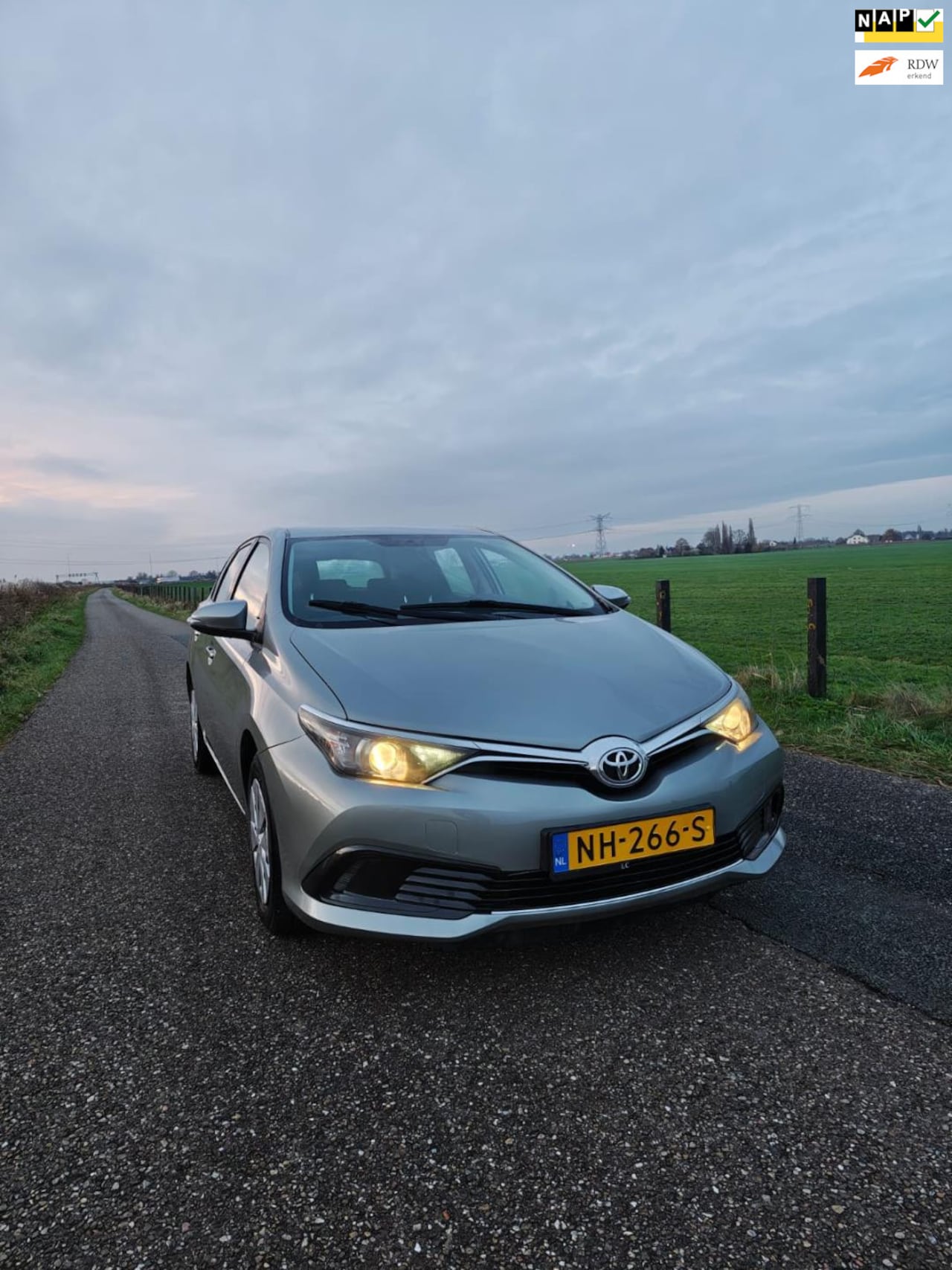 Toyota Auris - 1.3 Now- 1E EIGENAAR - LAGE KILOMETERS - AIRCO - AutoWereld.nl