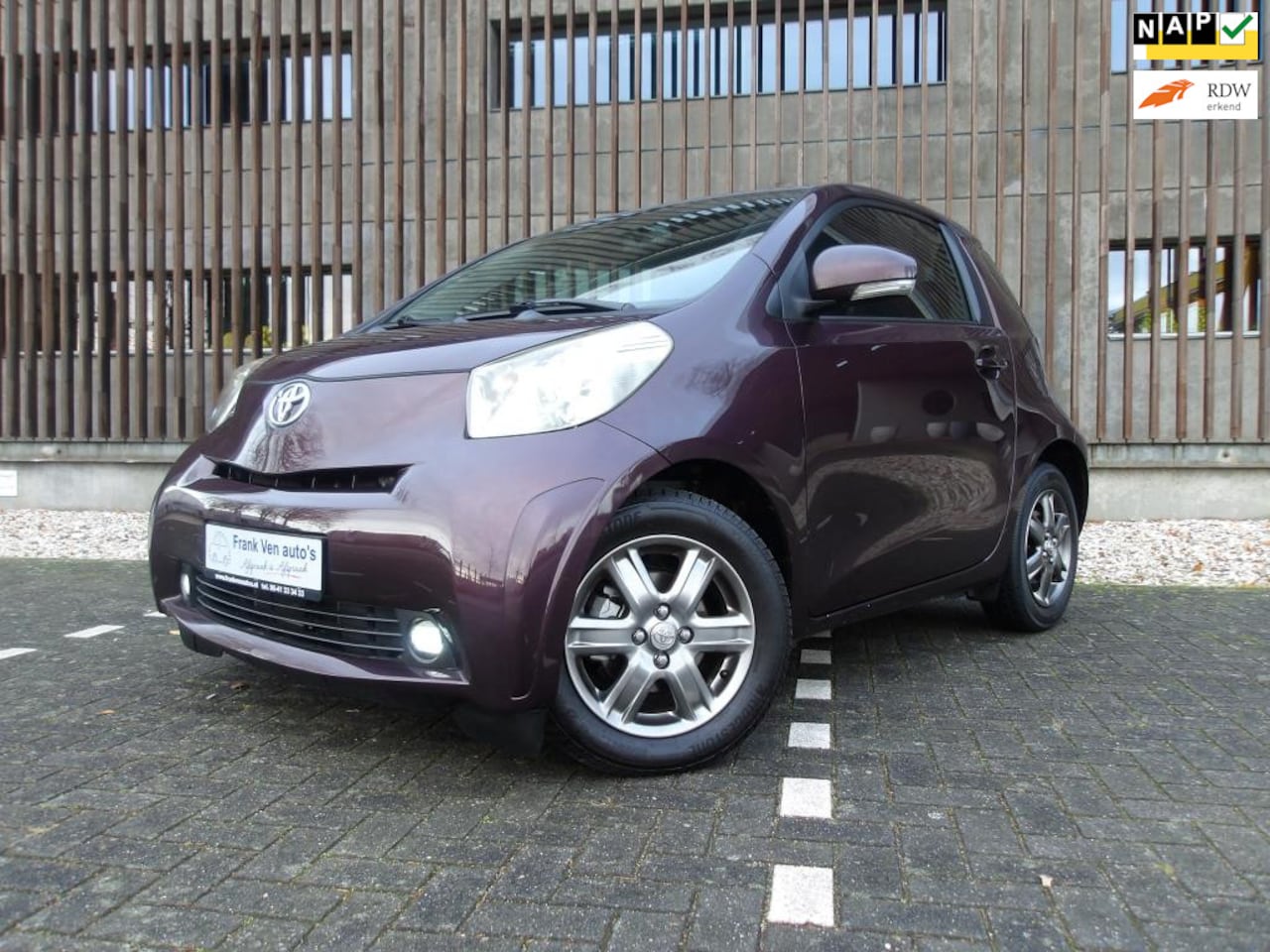 Toyota iQ - 1.0 VVTi Aspiration/AUTOMAAT/AIRCO/PDC/CARPLAY/APK tot 2 Dec 2026/keyless entry en start/o - AutoWereld.nl