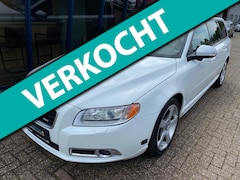 Volvo V70 - 2.5FT R-Design 230PK LEER / XENON / TREKHAAK / PDC