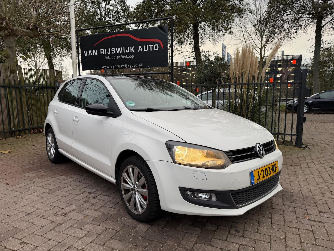 Volkswagen Polo - 1.2 Easyline Pano Airco 5Drs Nav INRUIL KOOPJE - AutoWereld.nl