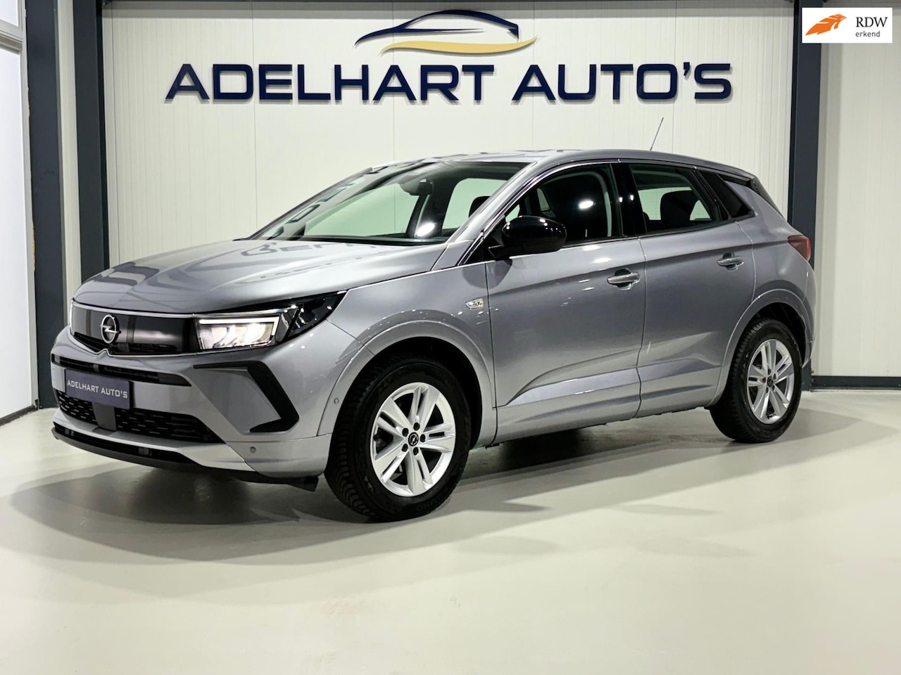 Opel Grandland - 1.2 Turbo Ultimate Automaat / Navigatie full map / Camera / Lederen interieur / Cruise con - AutoWereld.nl